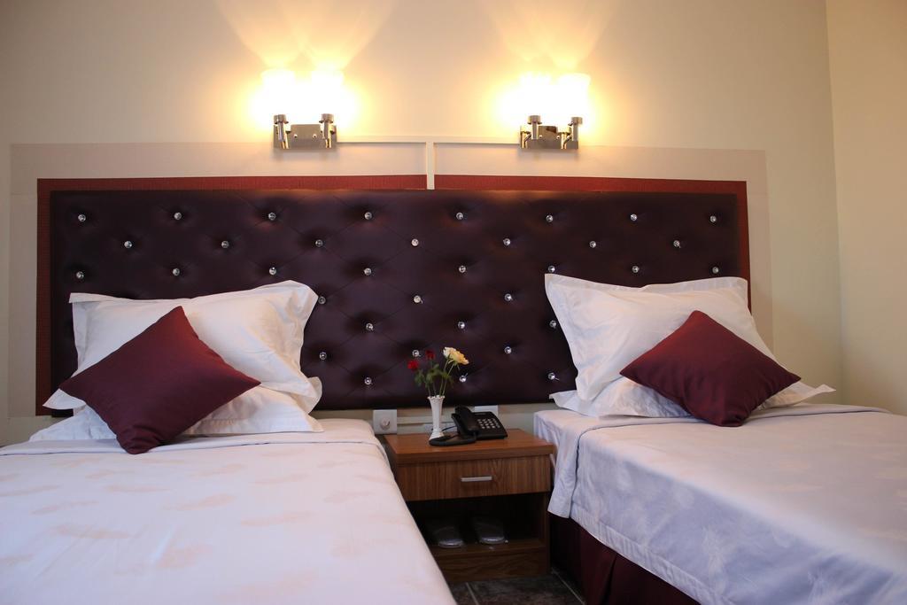 Yangon Good Time Hotel Екстер'єр фото