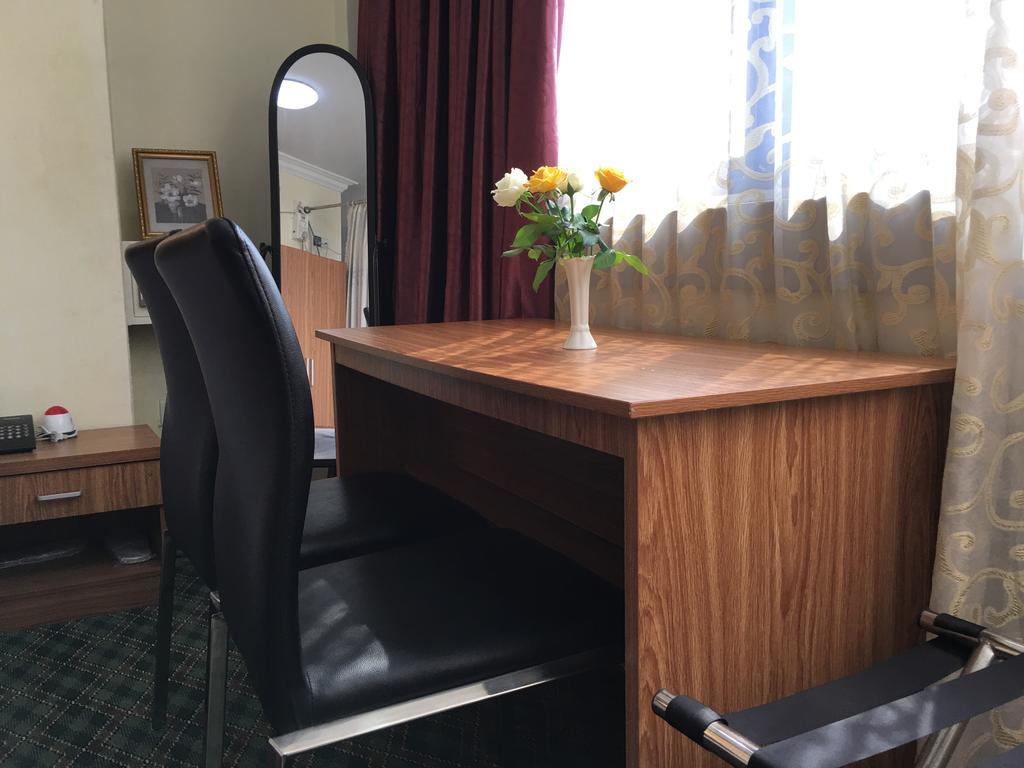 Yangon Good Time Hotel Екстер'єр фото